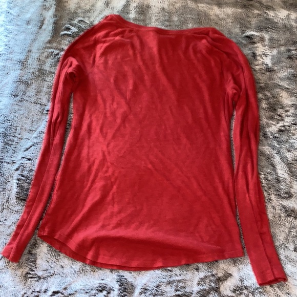 PINK IU top - Picture 3 of 3